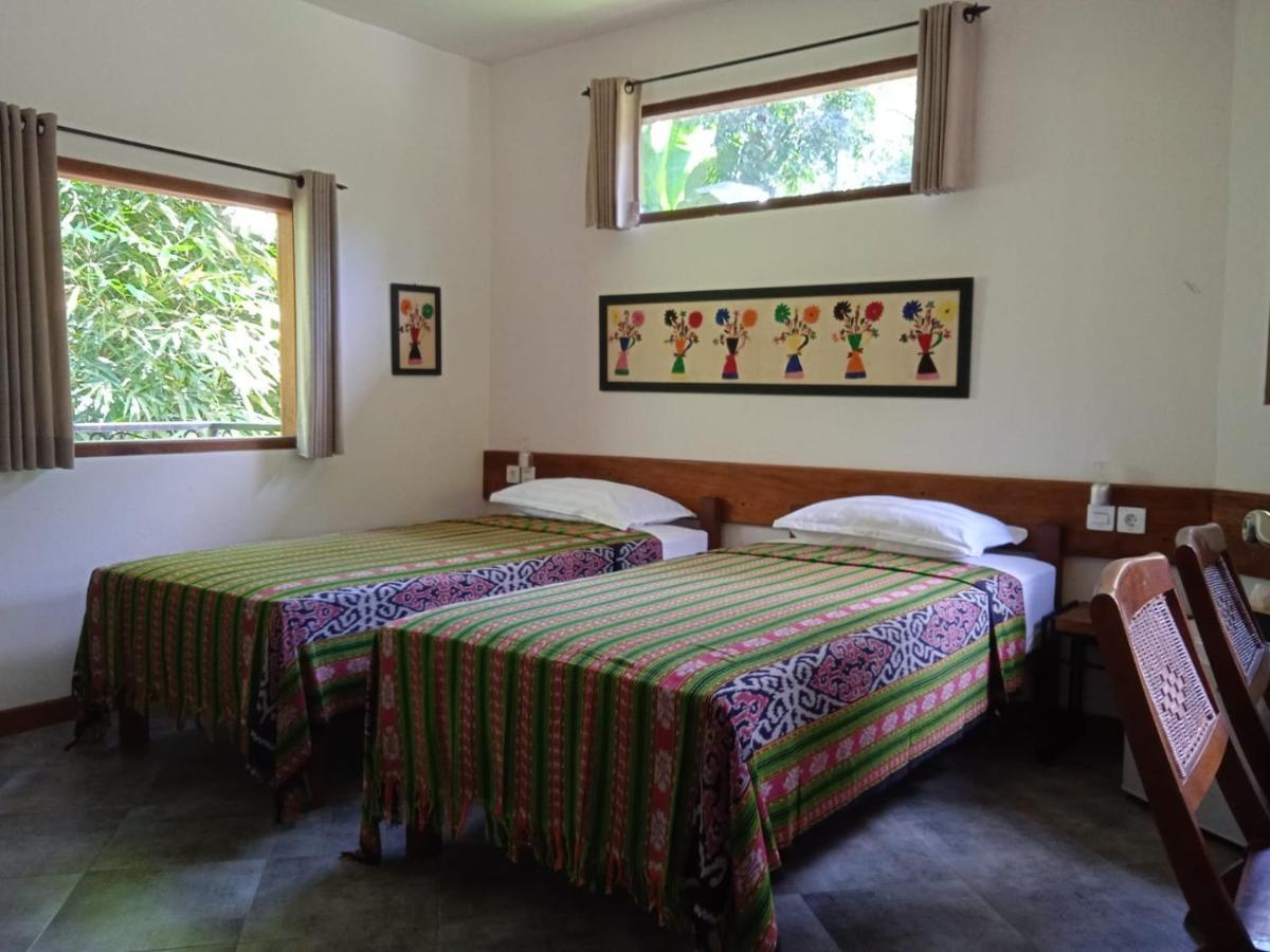 The Country House Senggigi Extérieur photo