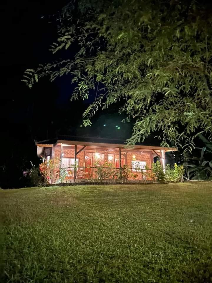 The Country House Senggigi Extérieur photo