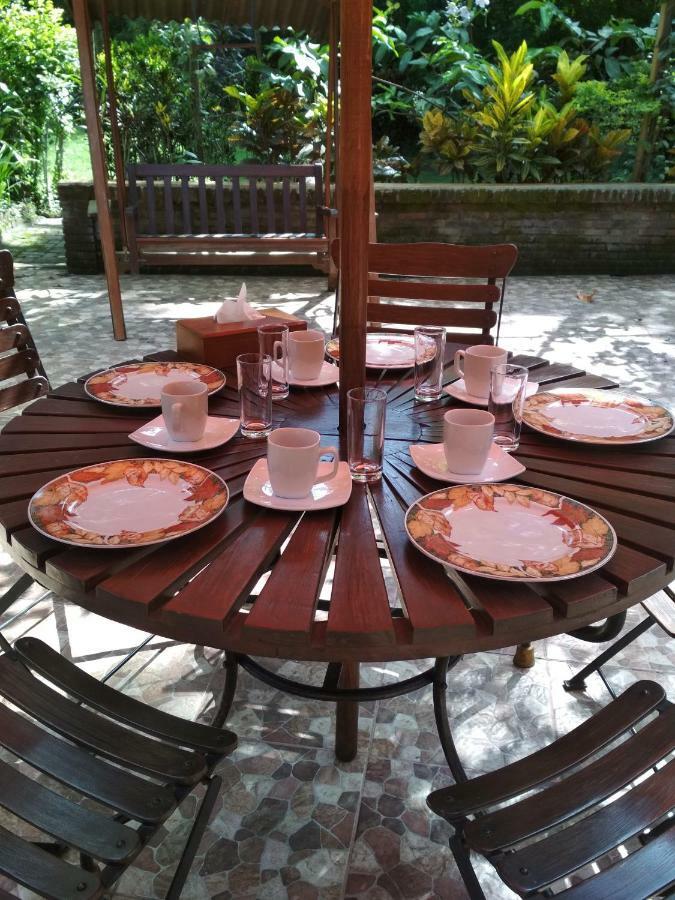 The Country House Senggigi Extérieur photo
