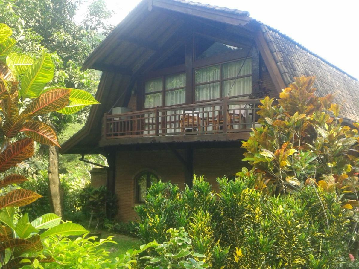 The Country House Senggigi Extérieur photo