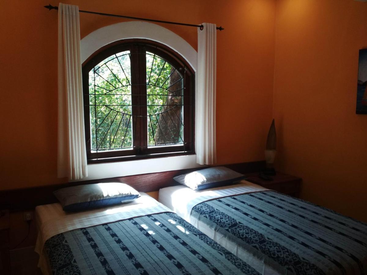 The Country House Senggigi Extérieur photo