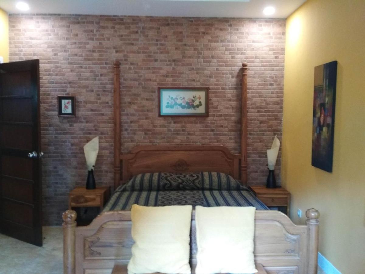 The Country House Senggigi Extérieur photo